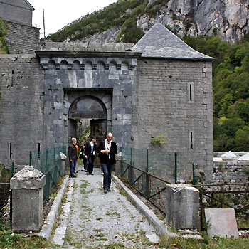 Accès au Fort du Portalet en Vallée d'Aspe.