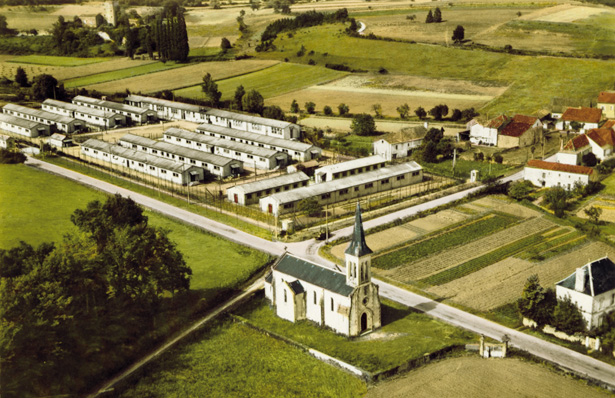 Centre pénitentiaire de Mauzac (Camp Nord) , à Sauvebœuf, commune de Lalinde (Dordogne). Collection Jacky Tronel