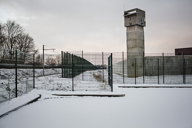 Grégoire KORGANOW, « Prisons 67065 » : une exposition photographique à la MEP, 2015