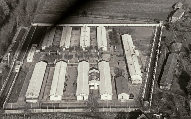 Camp sud, vue aérienne du 23 novembre 1978, collection de l'ENAP